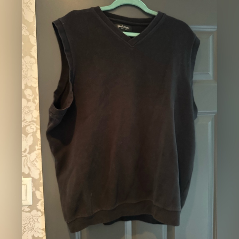 Black Sleeveless V-Neck Sweater XL Gordon Cooper